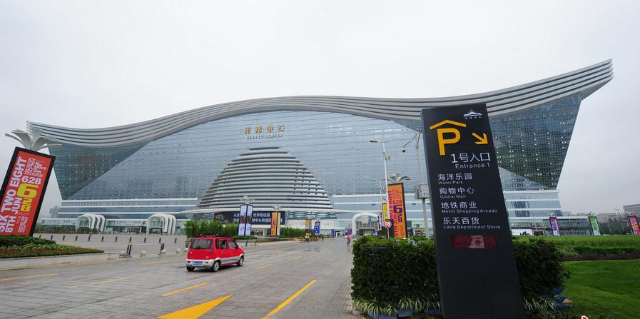祝賀公司成都會展環(huán)球中心大型升降吊桿系統(tǒng)工程順利竣工