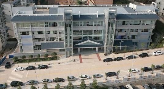 巴中市圖書館大型電動升降舞臺投影幕工程
