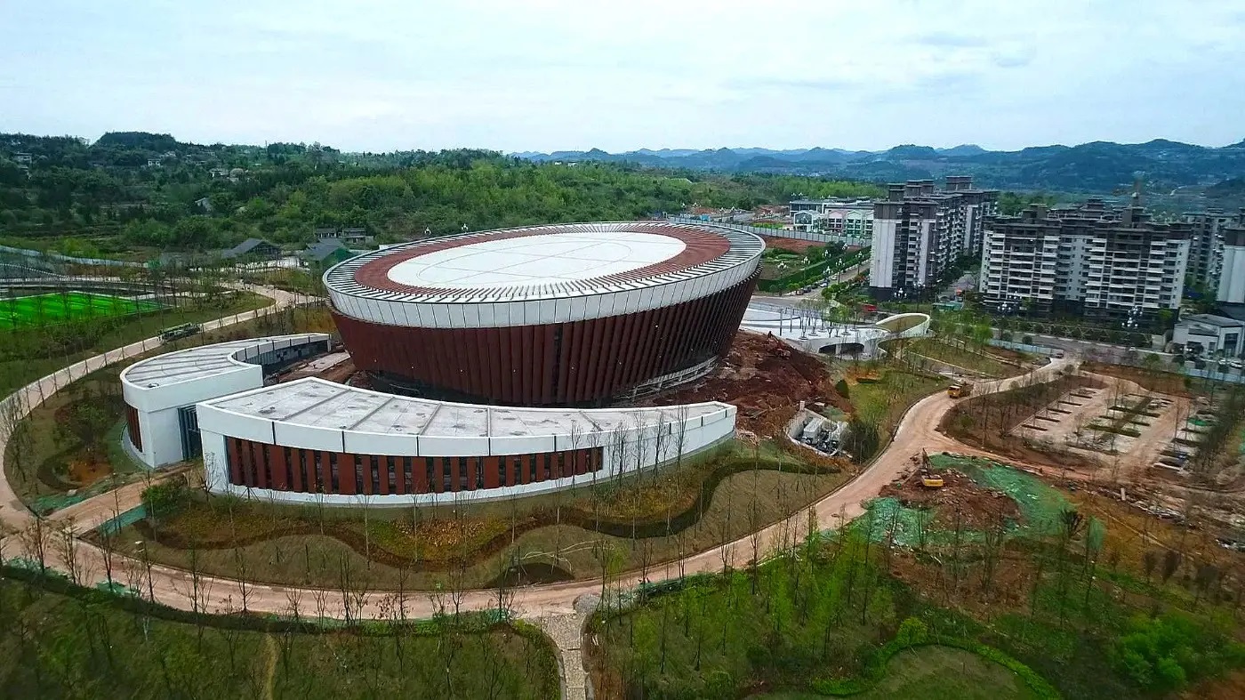 蓬安體育館擋煙垂壁.jpg