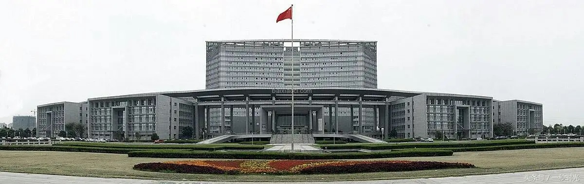 成都市政府辦公大樓19套活動式柔性電動擋煙垂壁按時交付