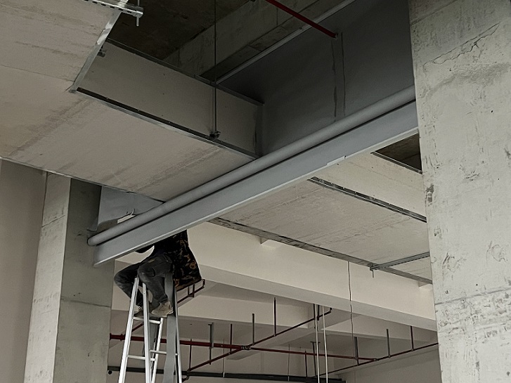 電動擋煙垂壁（帶固定封堵）.jpg